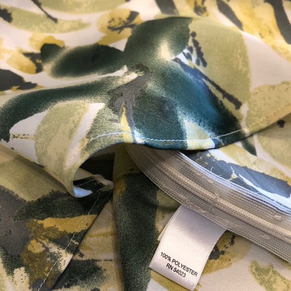 Banana Republic Palm Print Blouse - Picture 4 of 4